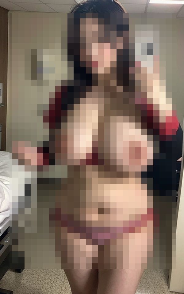 たまたま美人看護師が着替えしており目が合った瞬間メスになり誘われた サンプル8ページ目