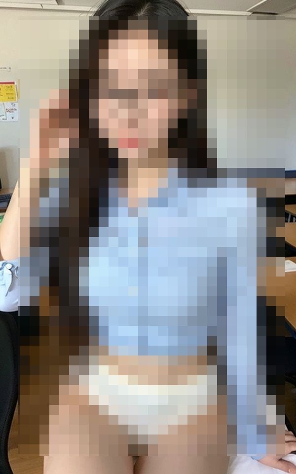 いつも厳しい美人な先生は見かけによらず浮気もする サンプル1ページ目