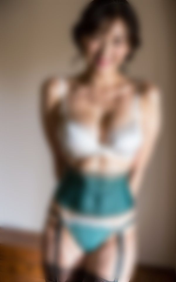 スケベな美熟女---セクシー下着を身につけた素人282人--- サンプル5ページ目