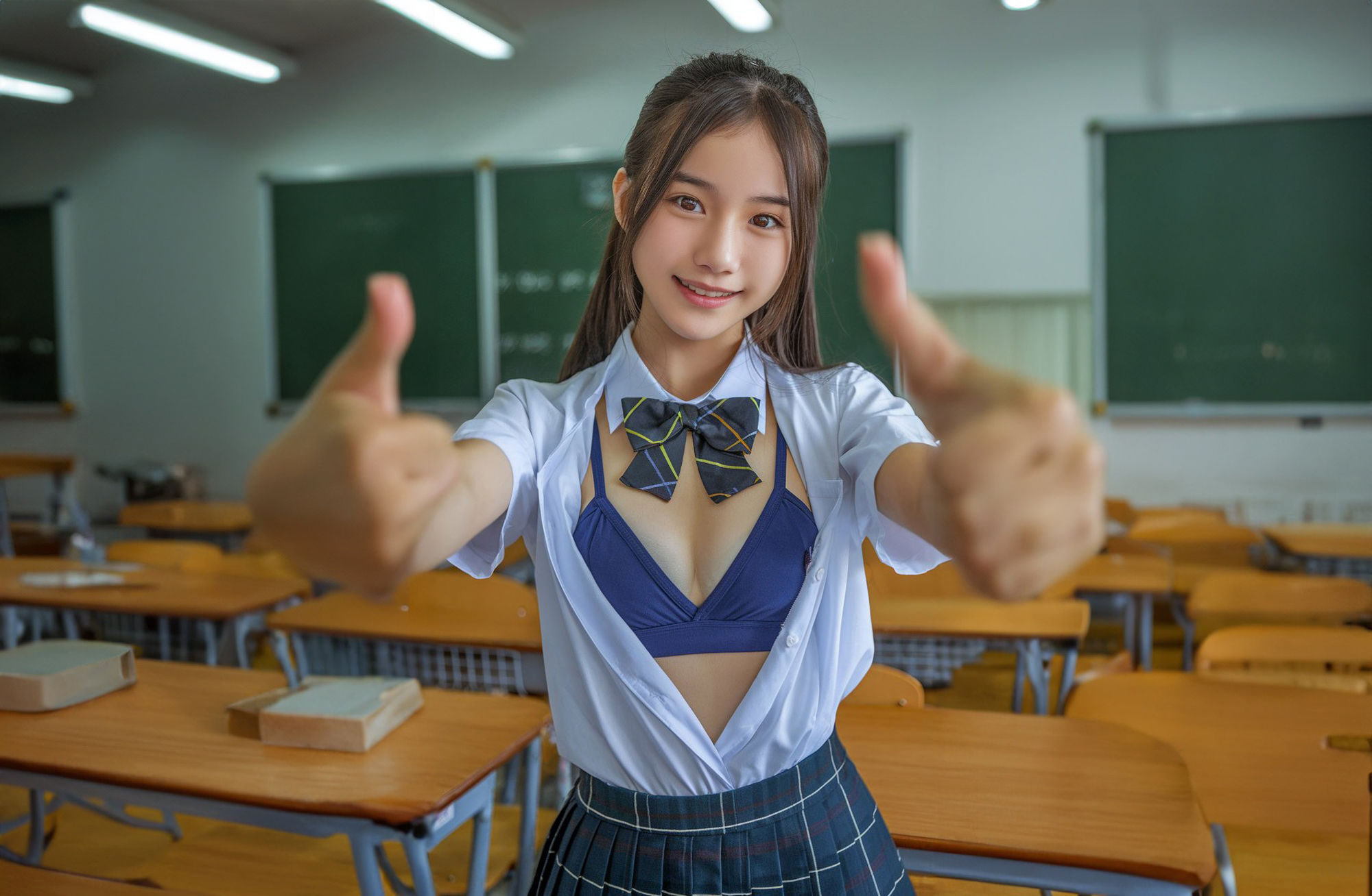 【グラビア動画】女子校生の魅惑 サンプル1ページ目