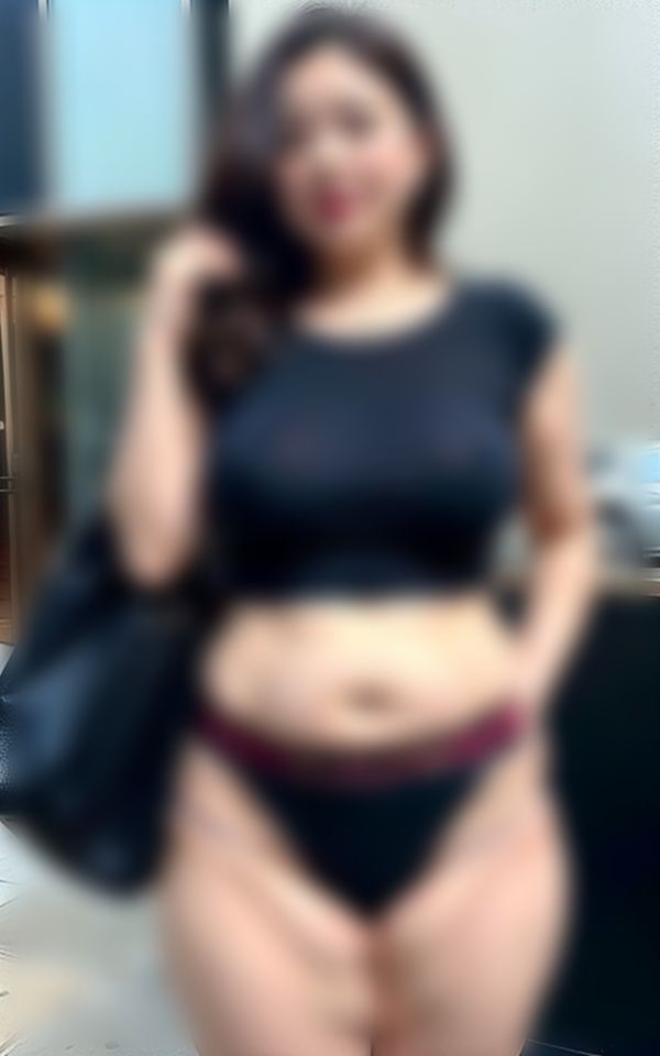【デブ下着散歩】ぽっちゃり脂肪を燃やす198人 サンプル2ページ目
