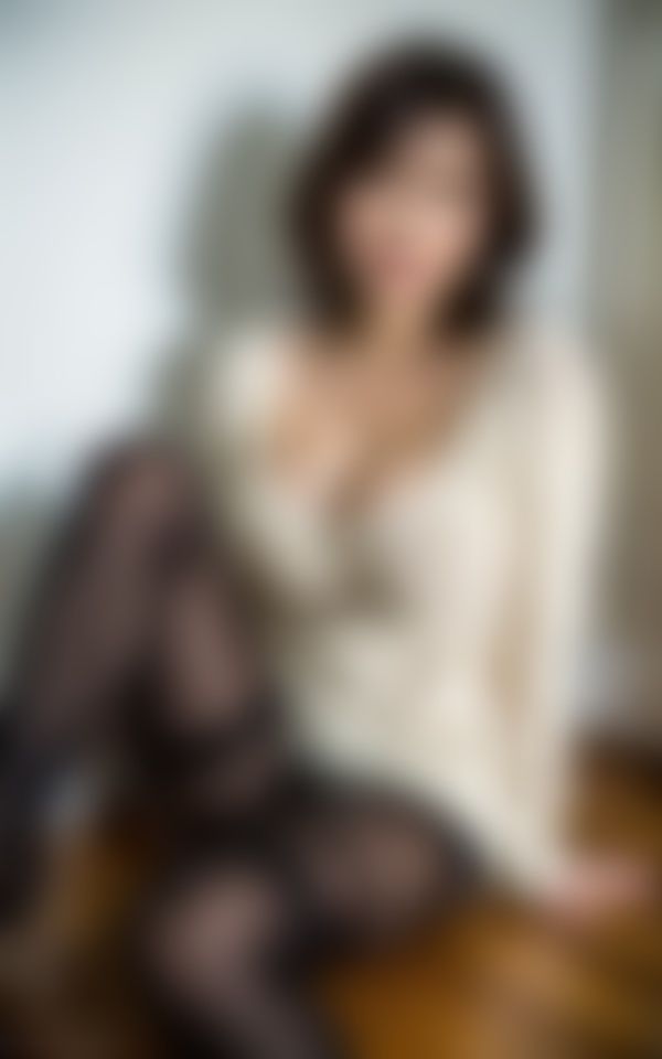 【童貞マニア】ニット熟女に下半身をイジメられたいですか？汗，，， サンプル3ページ目