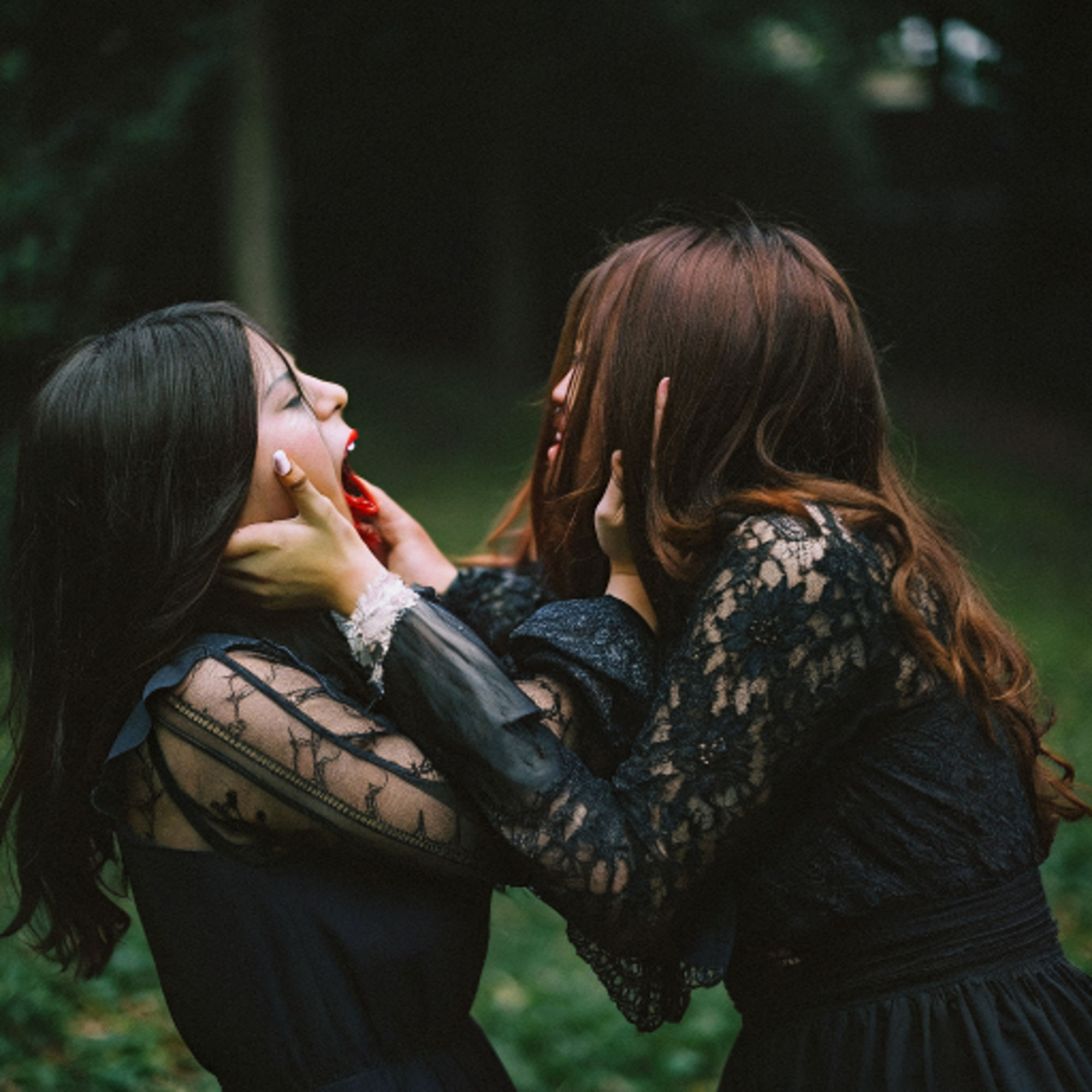 女同士の喧嘩は美しい キャットファイト Catfight レズビアン レズビアンバトル 百合 AI写真集、AI動画集  2 サンプル3ページ目