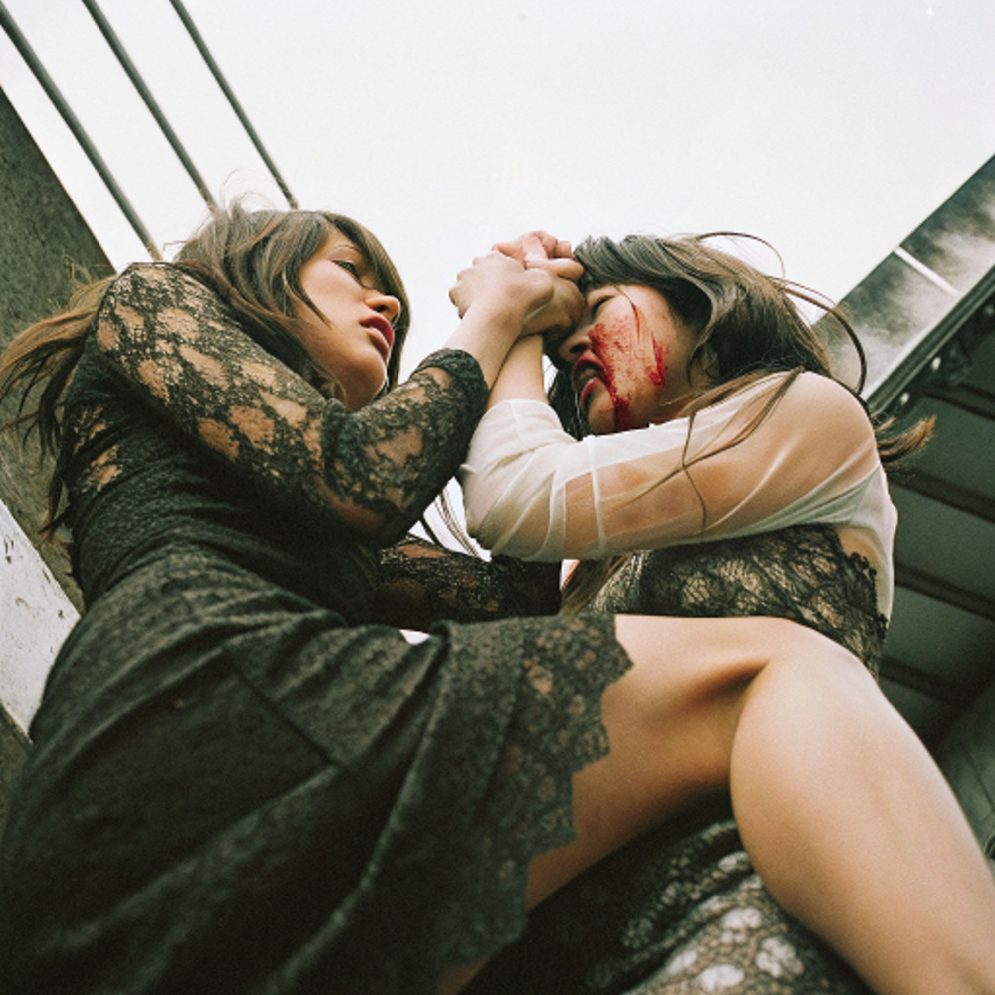 女同士の喧嘩は美しい キャットファイト Catfight レズビアン レズビアンバトル 百合 AI写真集、AI動画集  2 サンプル7ページ目