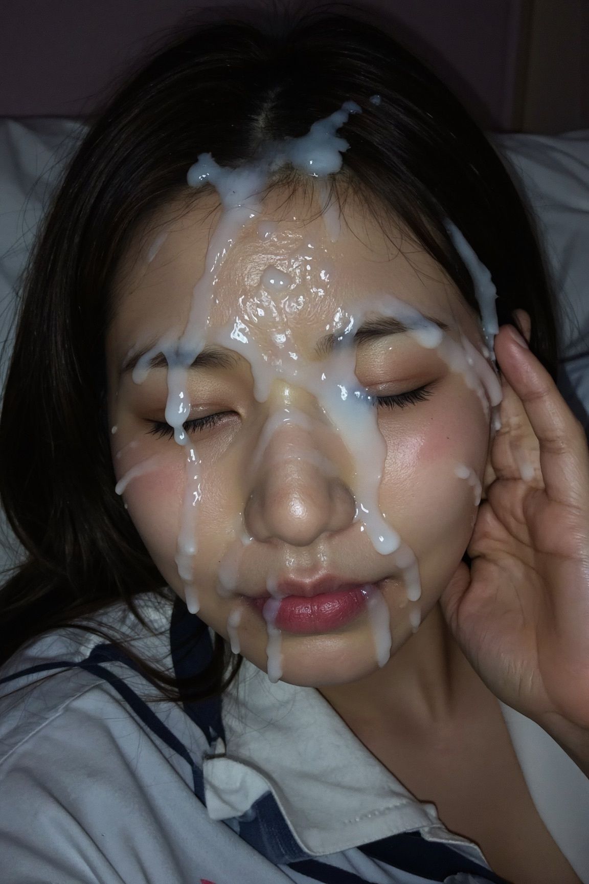 寝てるJKの顔面にザーメンぶっかけ！ サンプル1ページ目