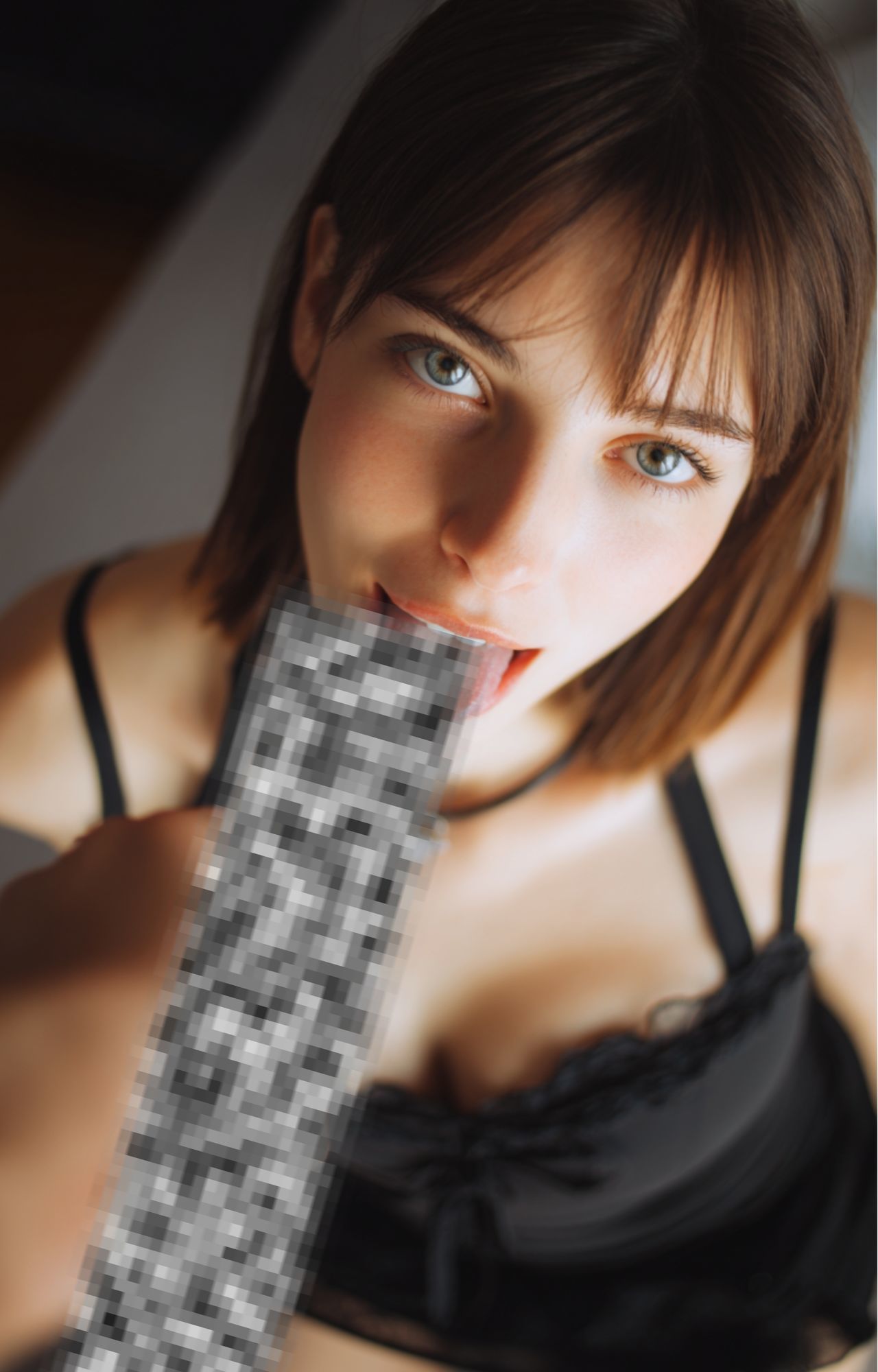 ロシア美女のフェラ顔 サンプル1ページ目