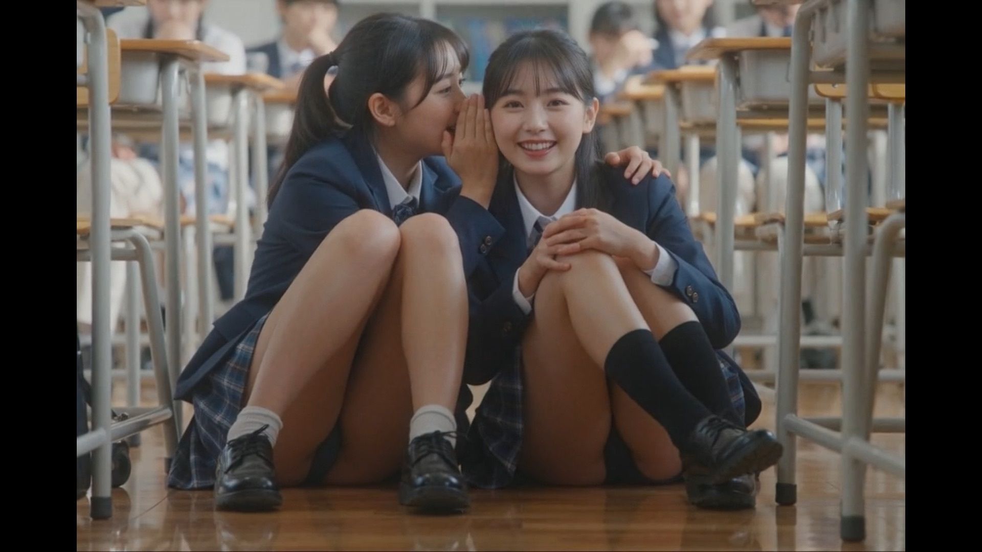 制服女子の体育座りパンチラショート動画集 サンプル2ページ目
