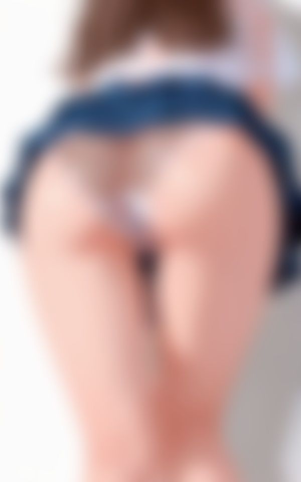 何色のパンティーが好物でちゅか？スケべな覗き見パンティー496枚 サンプル1ページ目