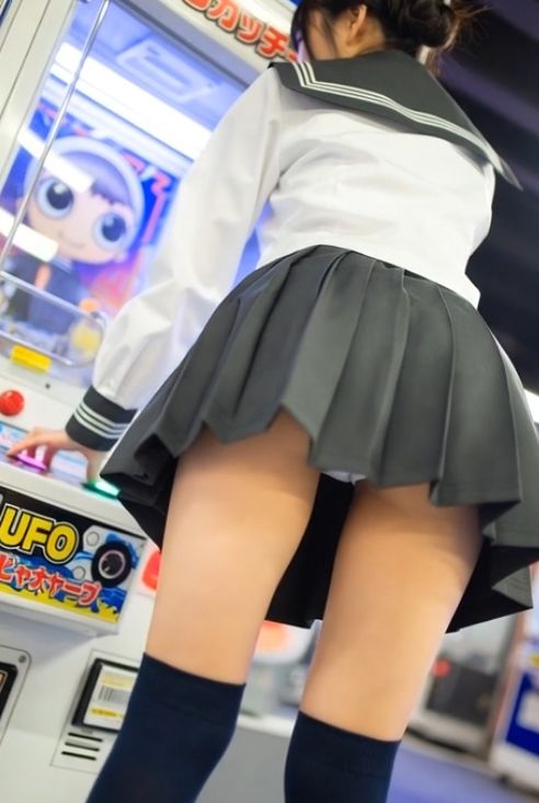 盗撮風動画 vol.4 女子校生 UFOキャッチャー編 サンプル2ページ目