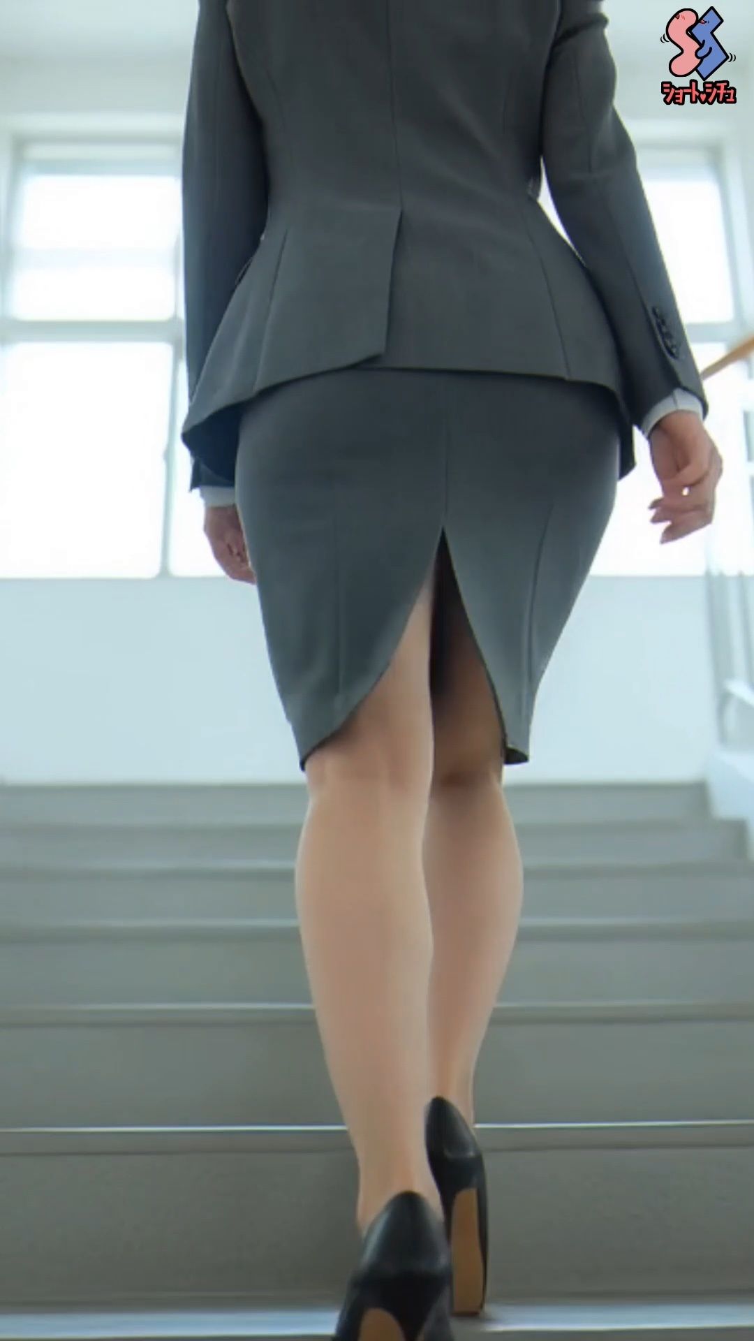 新任女教師の弱みを掴んで サンプル2ページ目