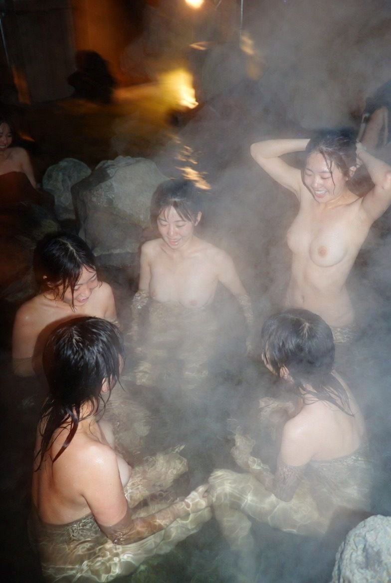 合宿の禁断スナップ〜AIで見る女子たちの無防備な盗撮集〜 サンプル4ページ目