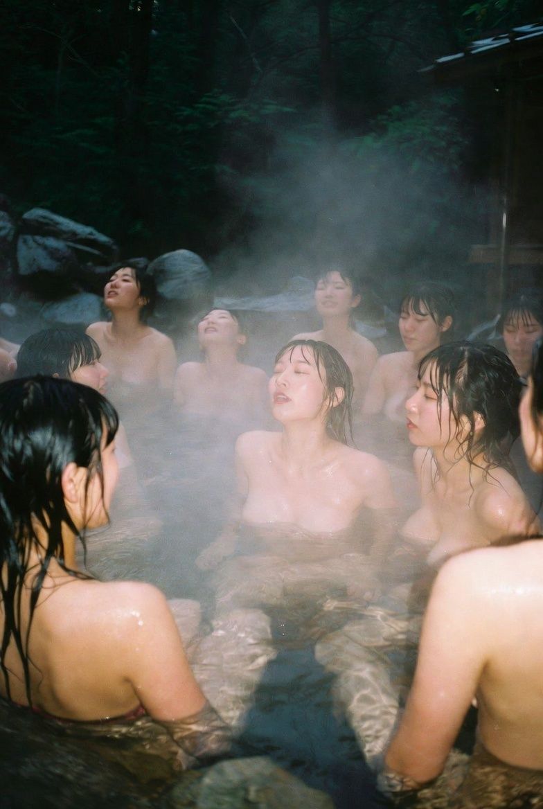 NZAI-004 山奥秘湯の女湯覗き 〜AI美女の無防備裸体コレクション〜 サンプル1ページ目