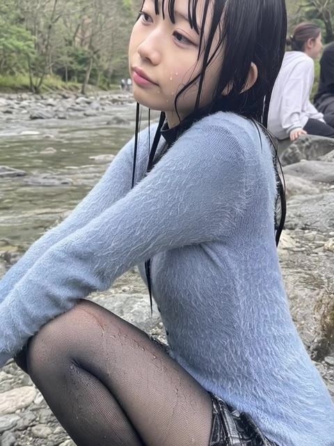 【AI動画259本】着衣ずぶ濡れ WET COLLECTION Vol.2｜池・川で全身びしょ濡れ サンプル8ページ目