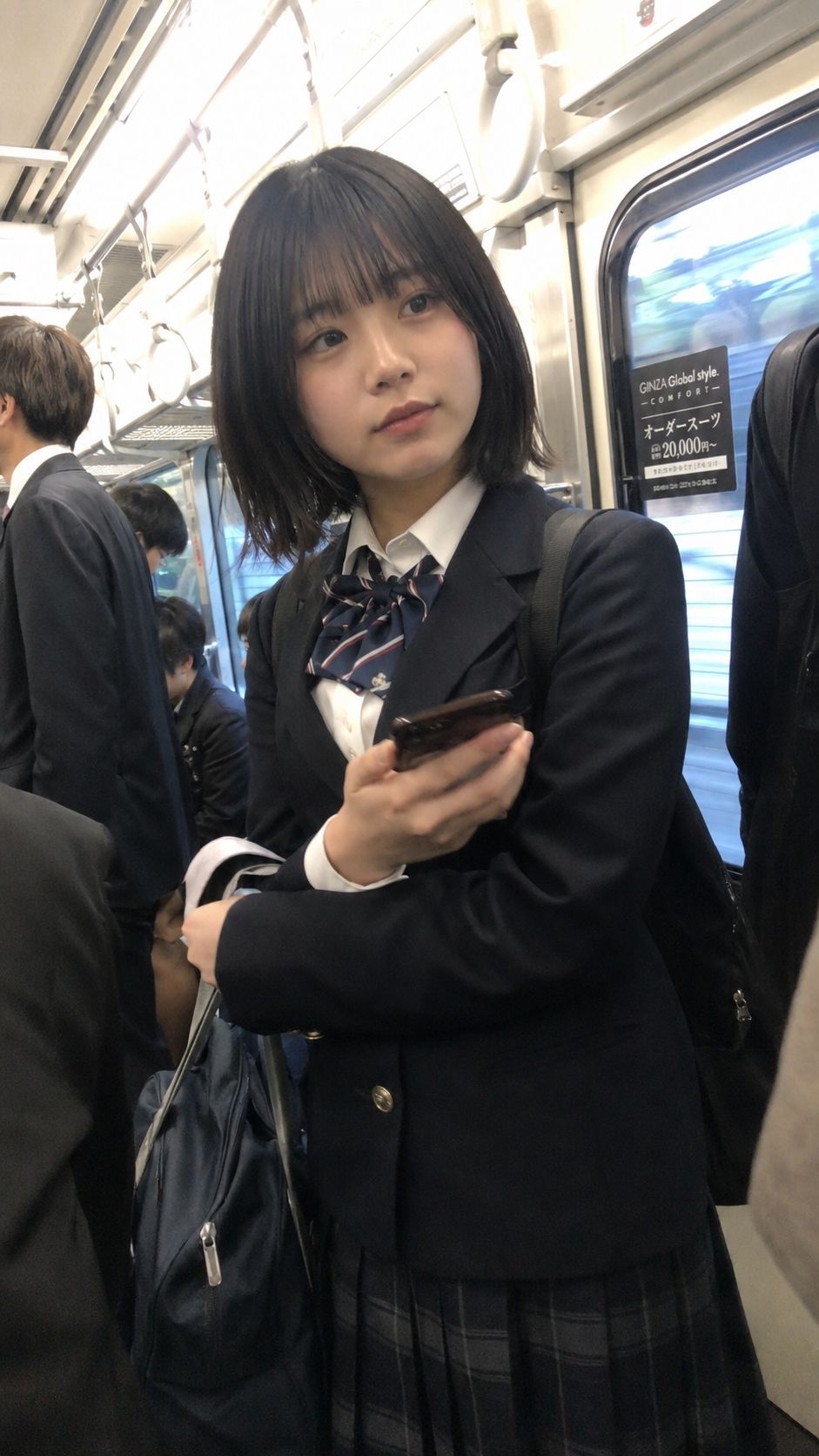 全裸が’普通’になった世界 サンプル5ページ目