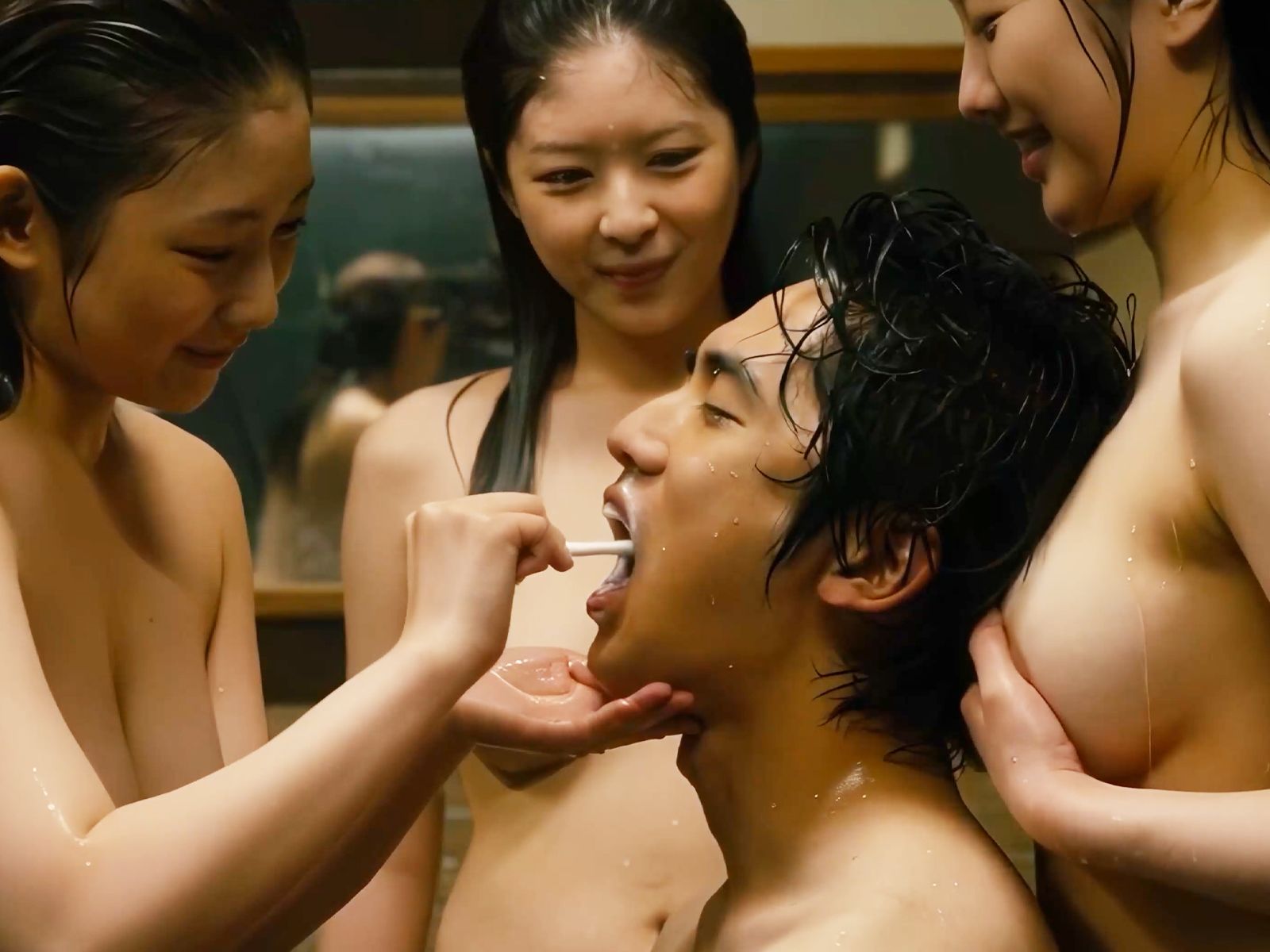 ボクだけの女湯ハーレム【実写系動画】 サンプル3ページ目