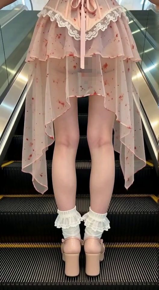 ［AI動画・スマホ特化］ ハロウィンで見かけた可愛い子…やることやってるんだ…〇K編 サンプル4ページ目