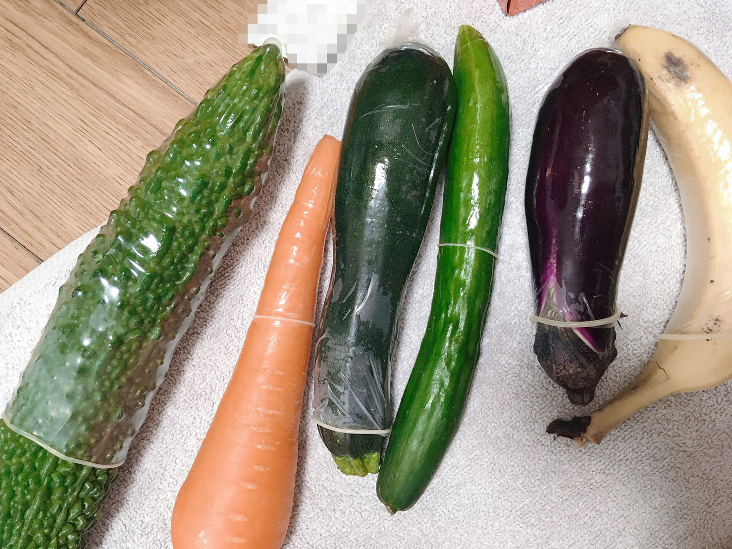 オトナの野菜生活！Gスポットに当たって潮吹き大事故！お野菜たっぷりツユだく！おま●こマイク！おしっこ【バイノーラル、実演音声、ASMR、フォーリーサウンド】 サンプル4ページ目