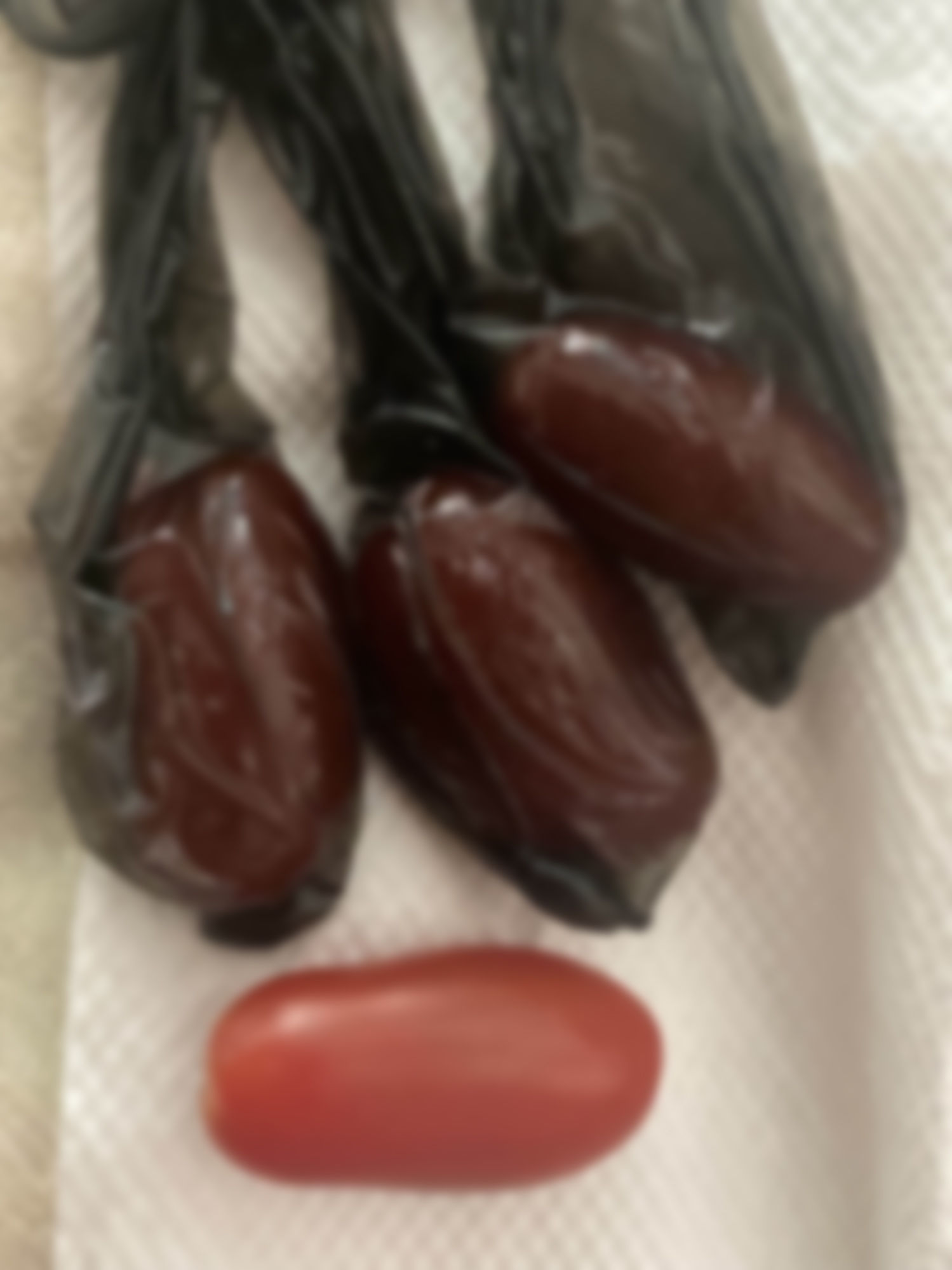 【宮内りるる】トマト産まれちゃう！膣内でトマト暴れてる！プチトマト複数挿入お野菜オナニー！美術モデルGカップ巨乳お姉さんアへオホ汚声！おしっこ【実演音声、ASMR】 サンプル2ページ目